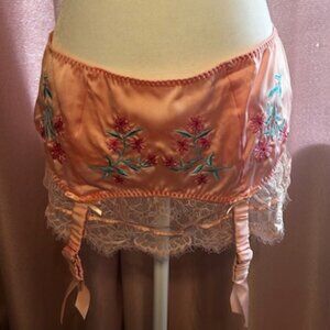 BETTIE PAGE LINGERIE Doris Suspenders